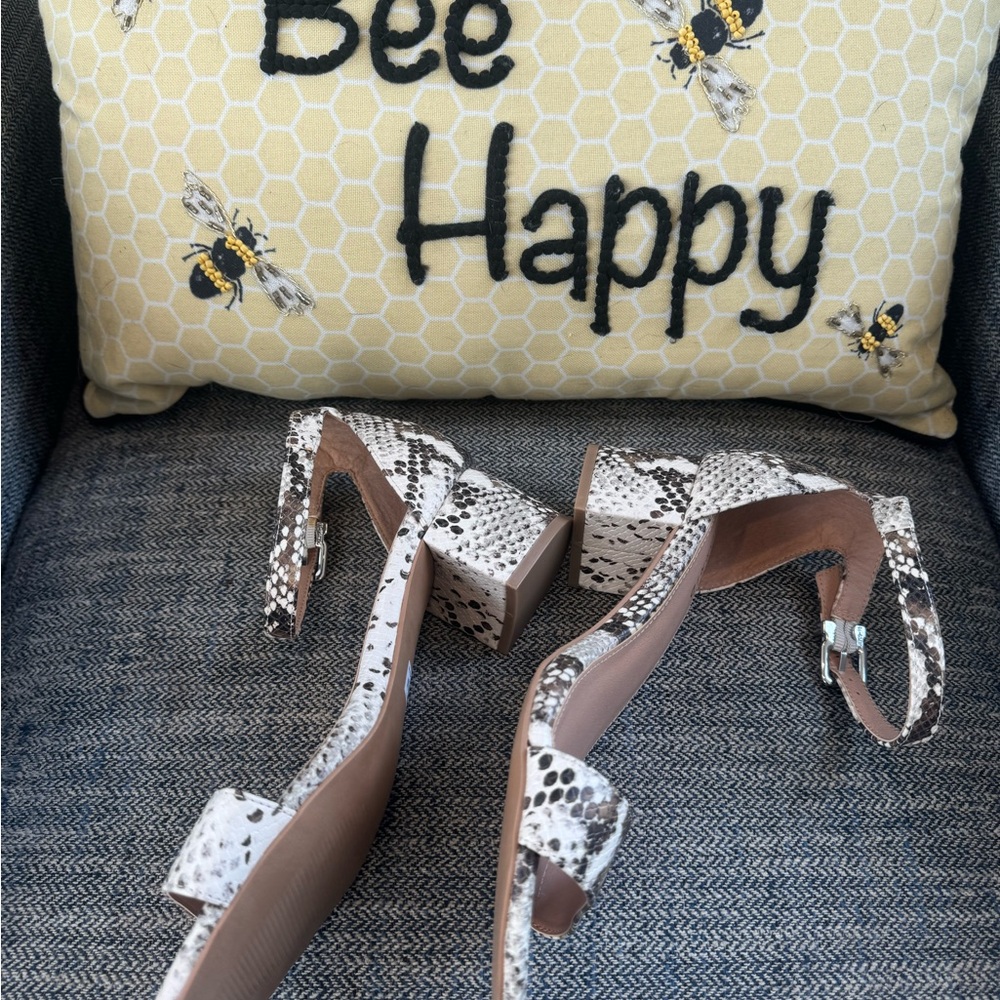 Torrid Ankle Strap Sandals Python Size 9 Nwt - image 5